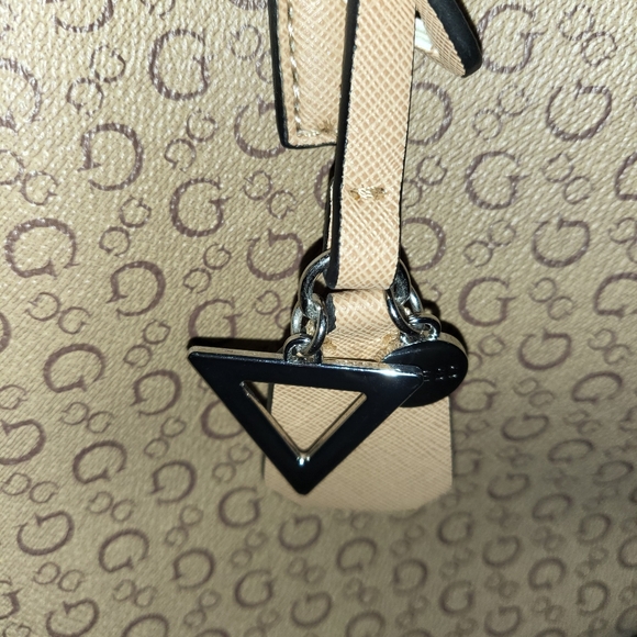 Guess Tote Bag - Picture 3 of 9